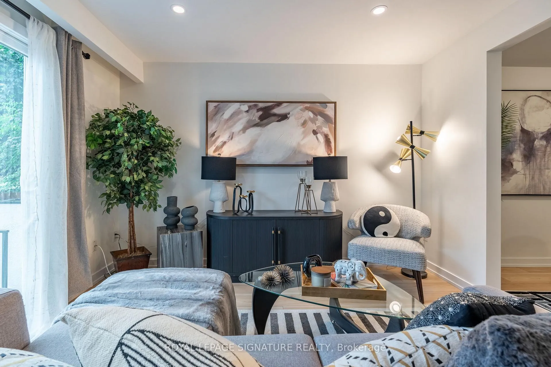 Photo 4 of 22 Woodman Drive N, Hamilton, Kentley — HOMEH