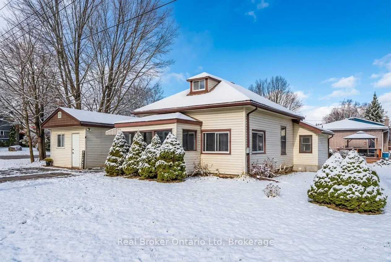 Photo 1 of 808 Quebec Street, Midland — HOMEH