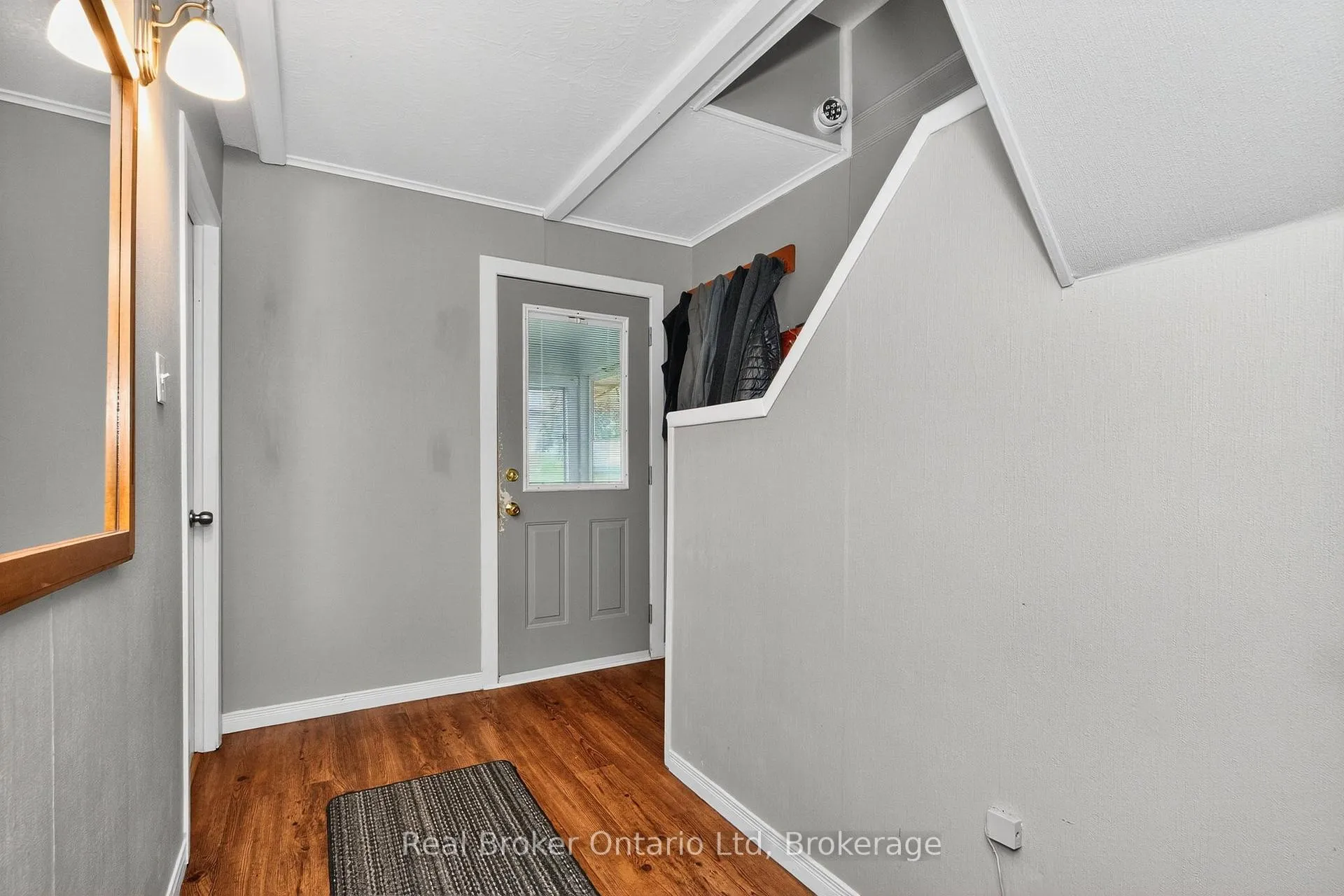 Photo 6 of 808 Quebec Street, Midland — HOMEH