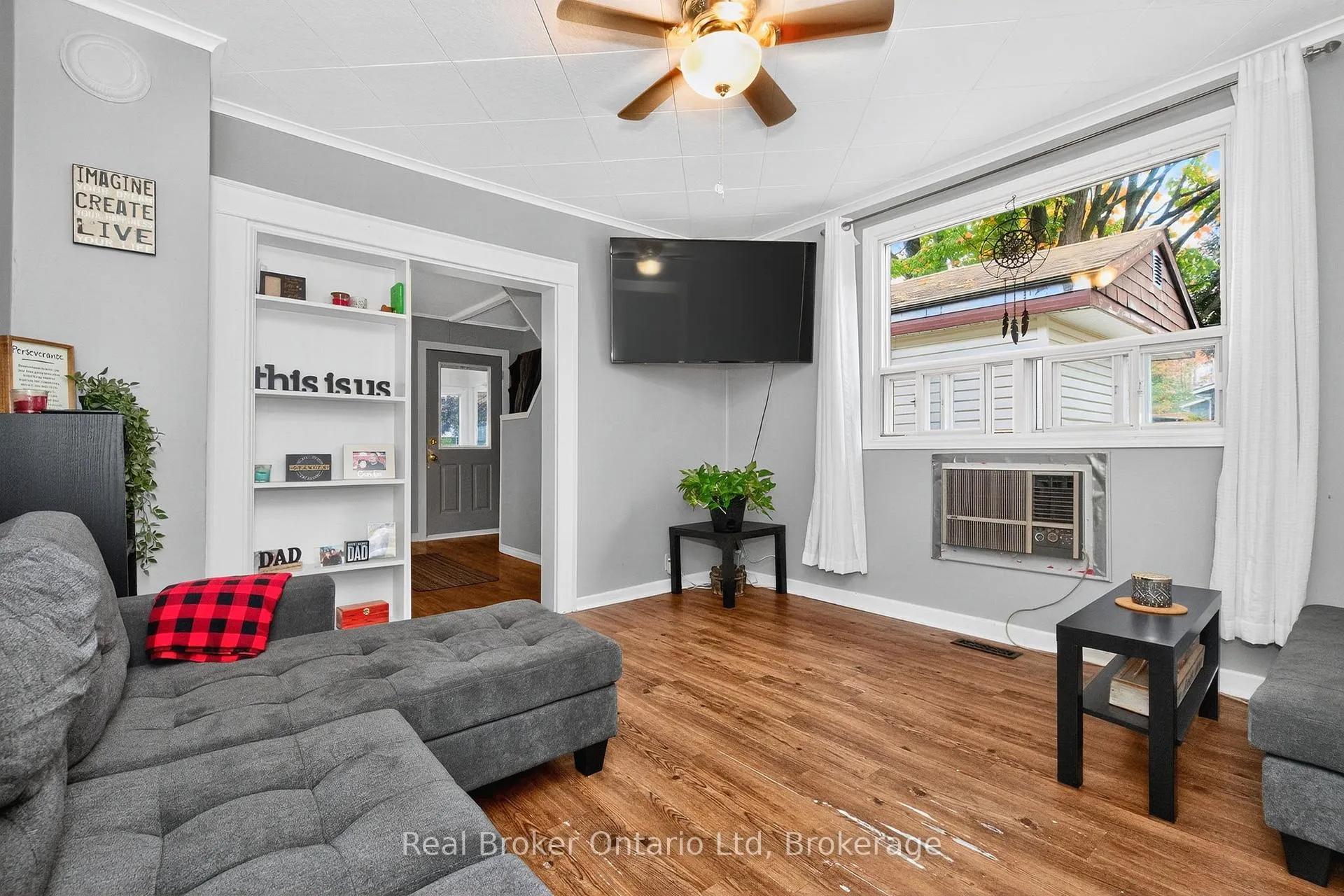 Photo 7 of 808 Quebec Street, Midland — HOMEH