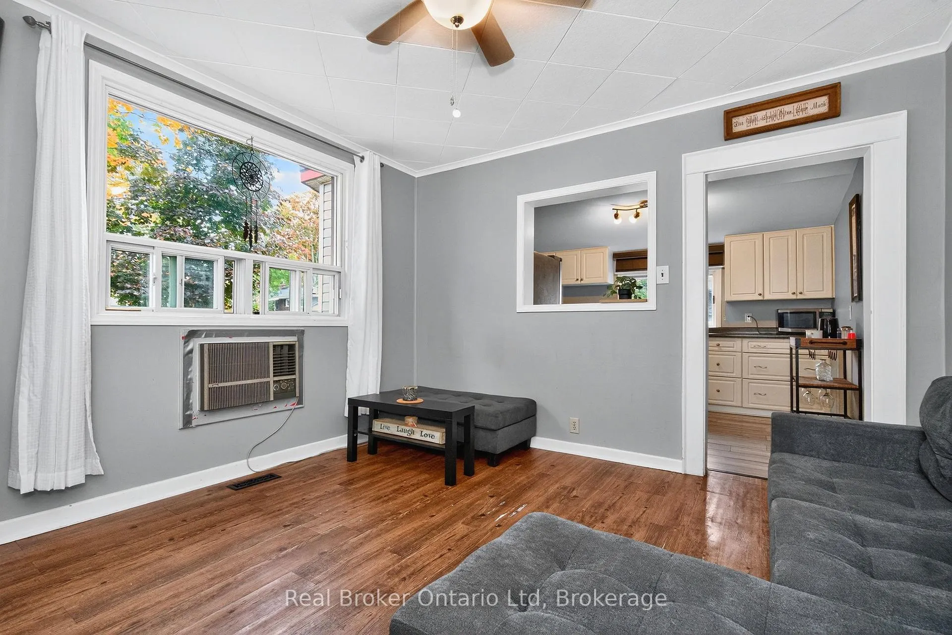Photo 9 of 808 Quebec Street, Midland — HOMEH