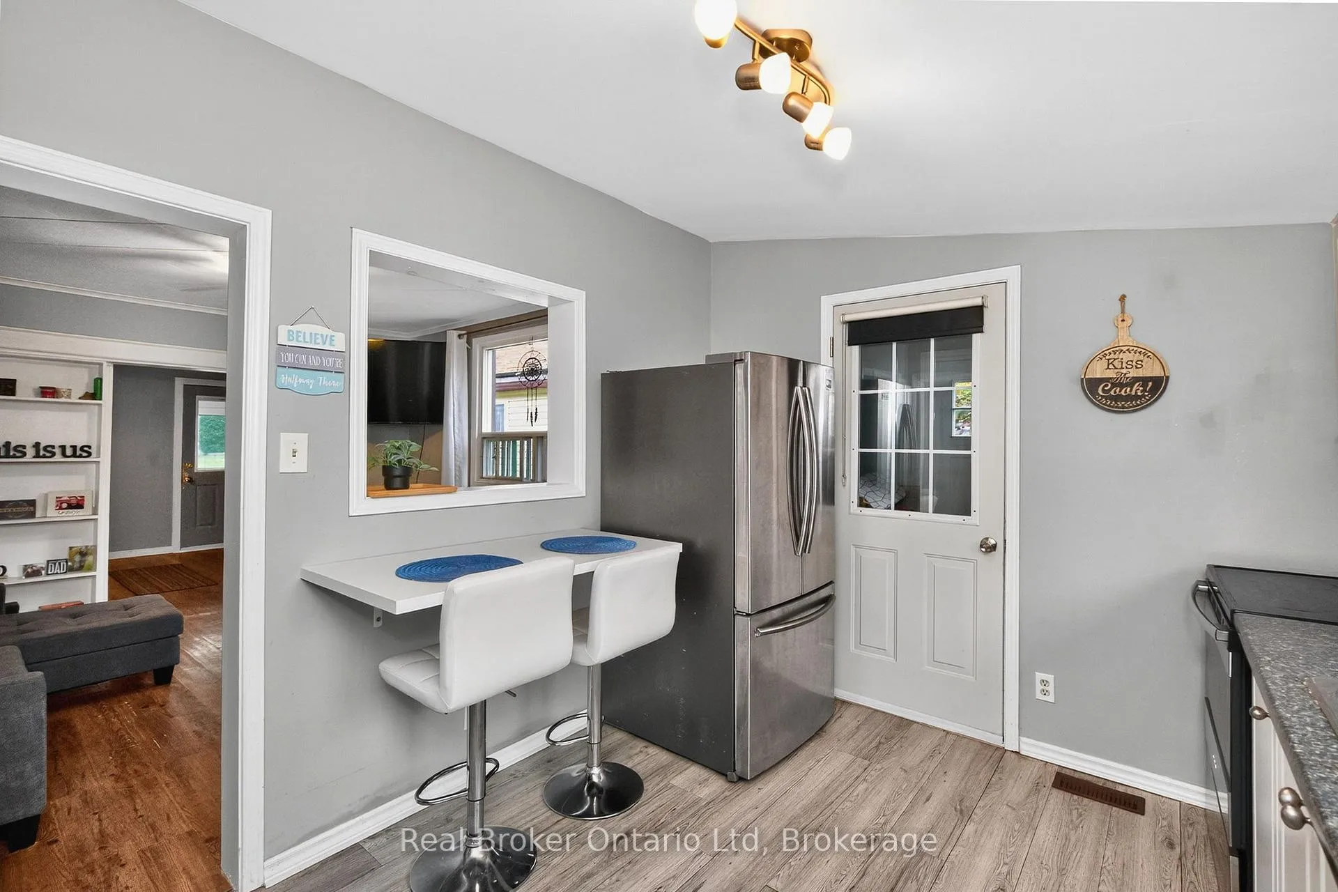 Photo 11 of 808 Quebec Street, Midland — HOMEH
