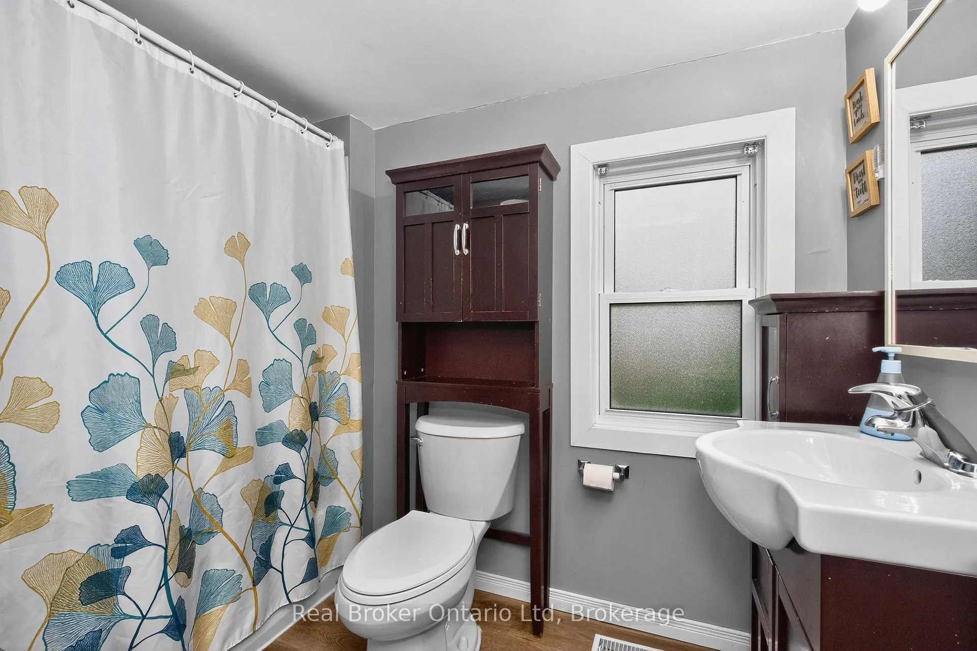 Photo 17 of 808 Quebec Street, Midland — HOMEH