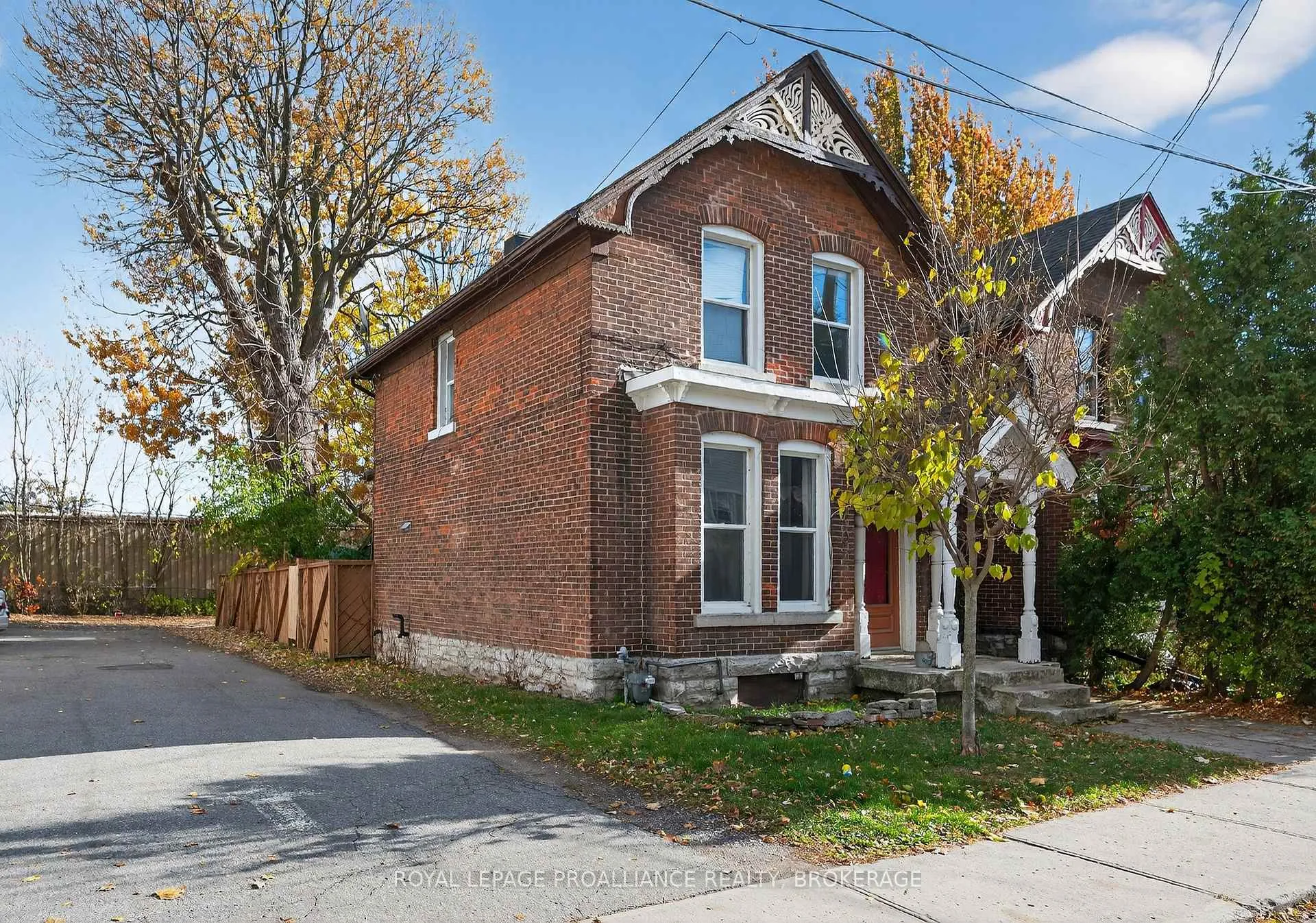 Photo 2 of 407 Bagot Street, Kingston, East of Sir John A. Blvd — HOMEH
