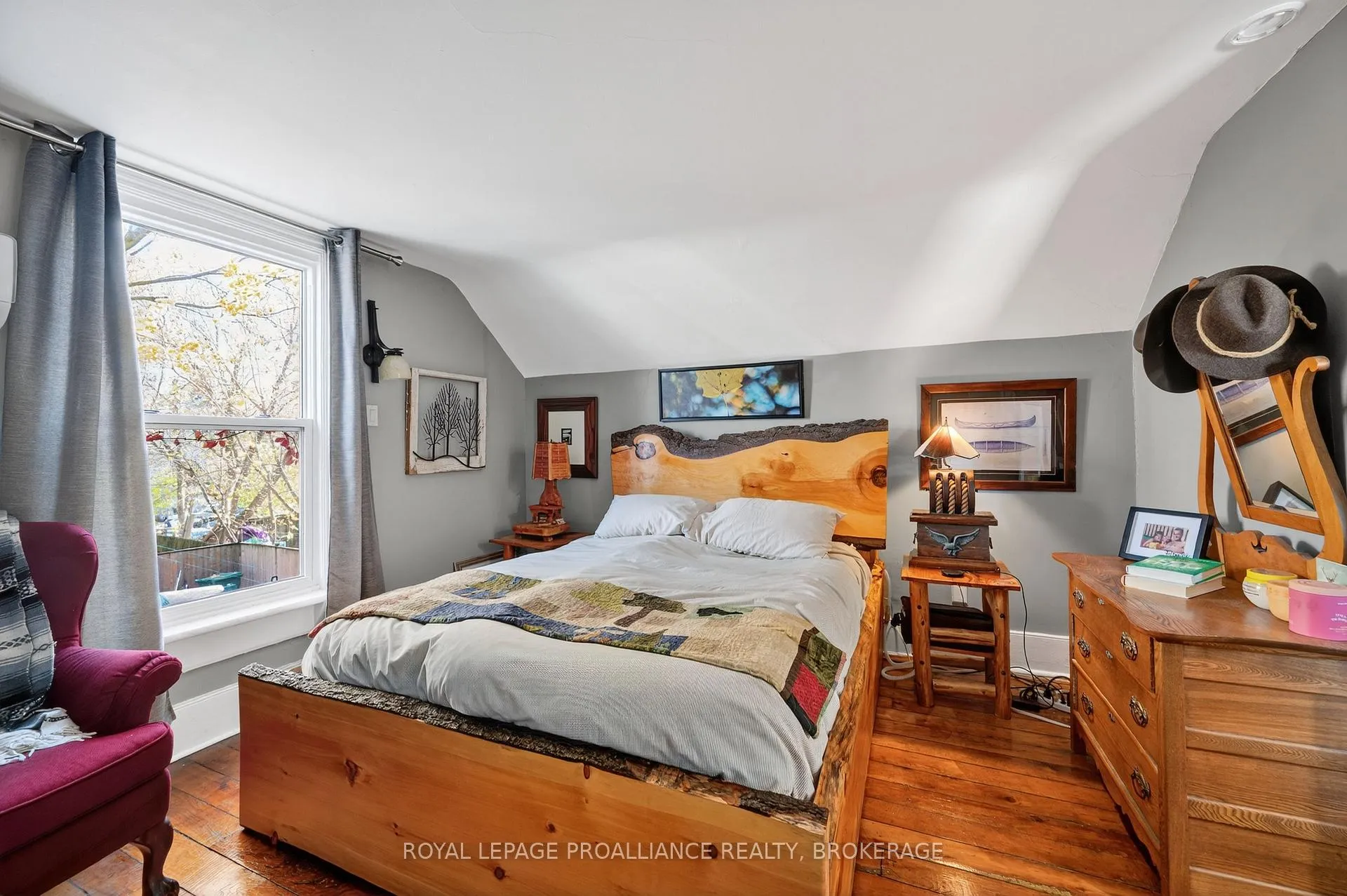 Photo 22 of 407 Bagot Street, Kingston, East of Sir John A. Blvd — HOMEH