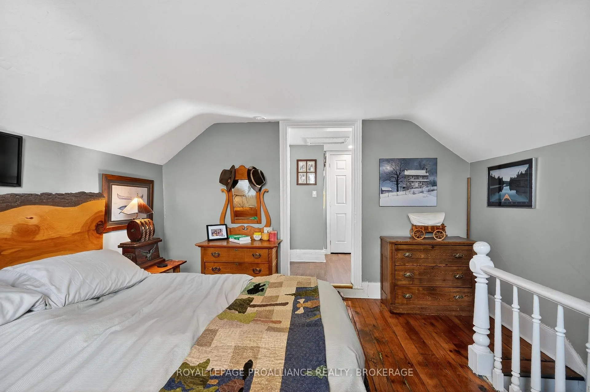 Photo 24 of 407 Bagot Street, Kingston, East of Sir John A. Blvd — HOMEH