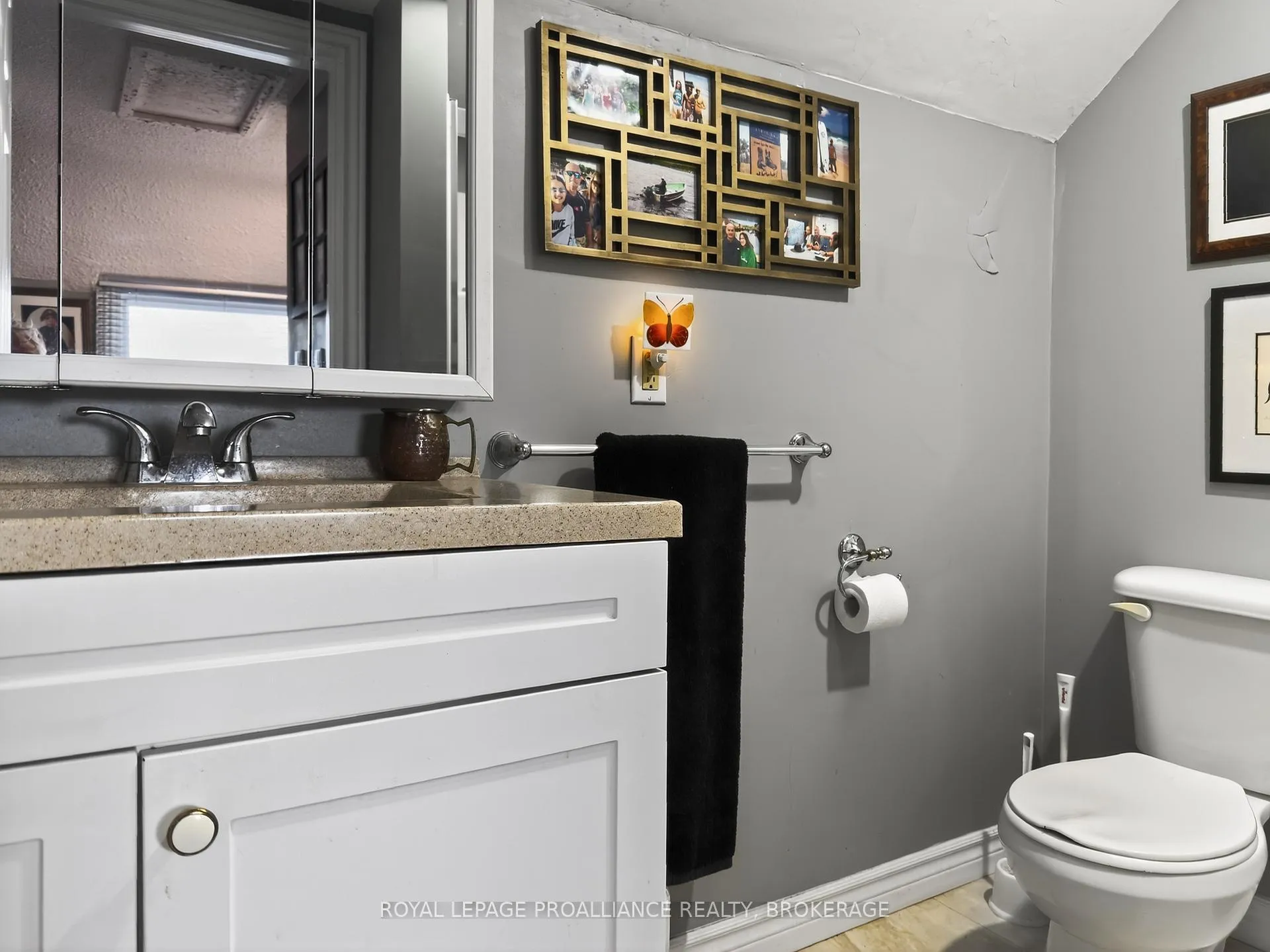 Photo 26 of 407 Bagot Street, Kingston, East of Sir John A. Blvd — HOMEH