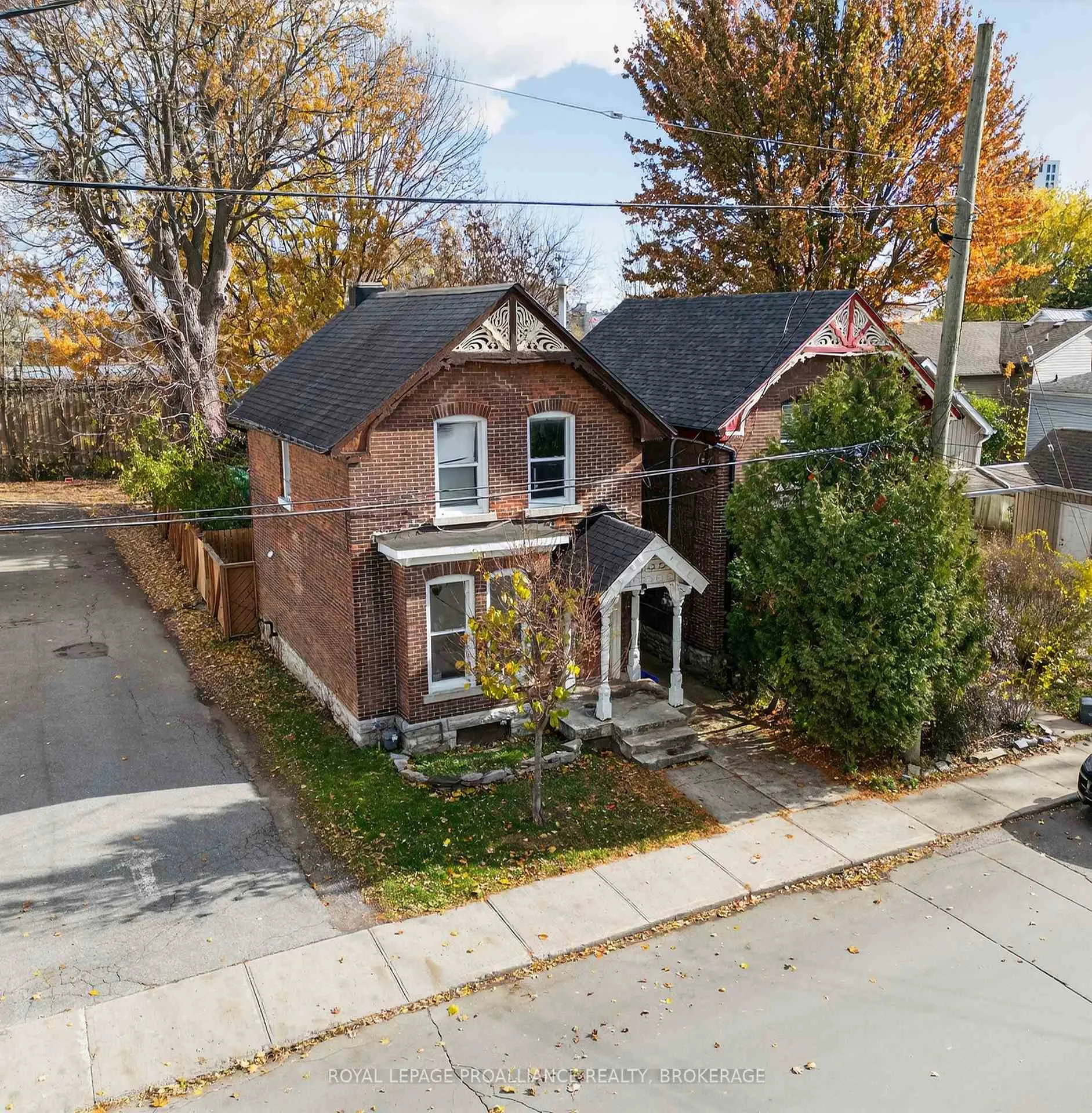 Photo 34 of 407 Bagot Street, Kingston, East of Sir John A. Blvd — HOMEH