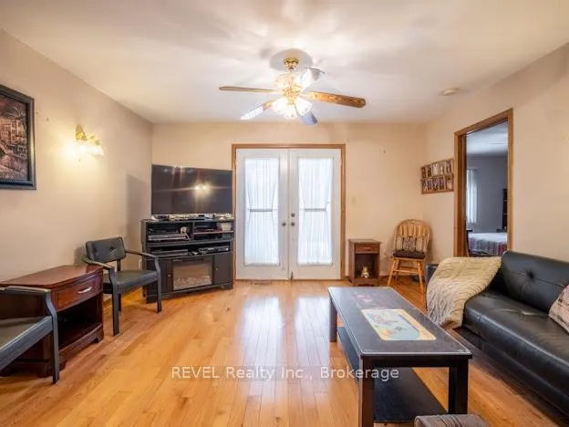 Photo 9 of 85 North Crescent, Port Colborne, Sugarloaf — HOMEH