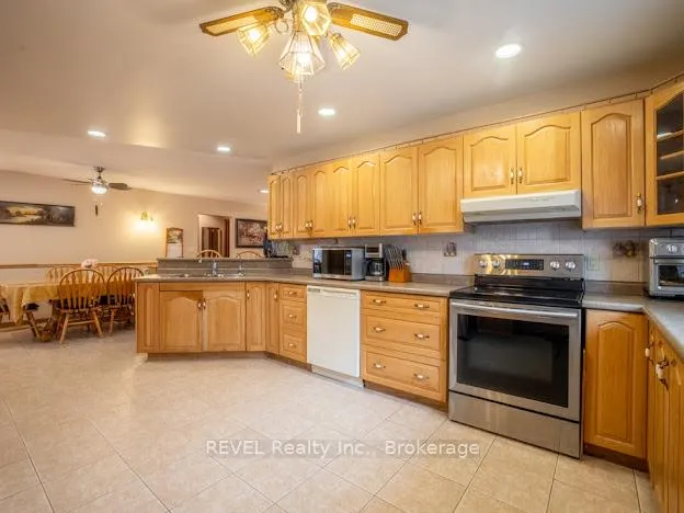 Photo 11 of 85 North Crescent, Port Colborne, Sugarloaf — HOMEH