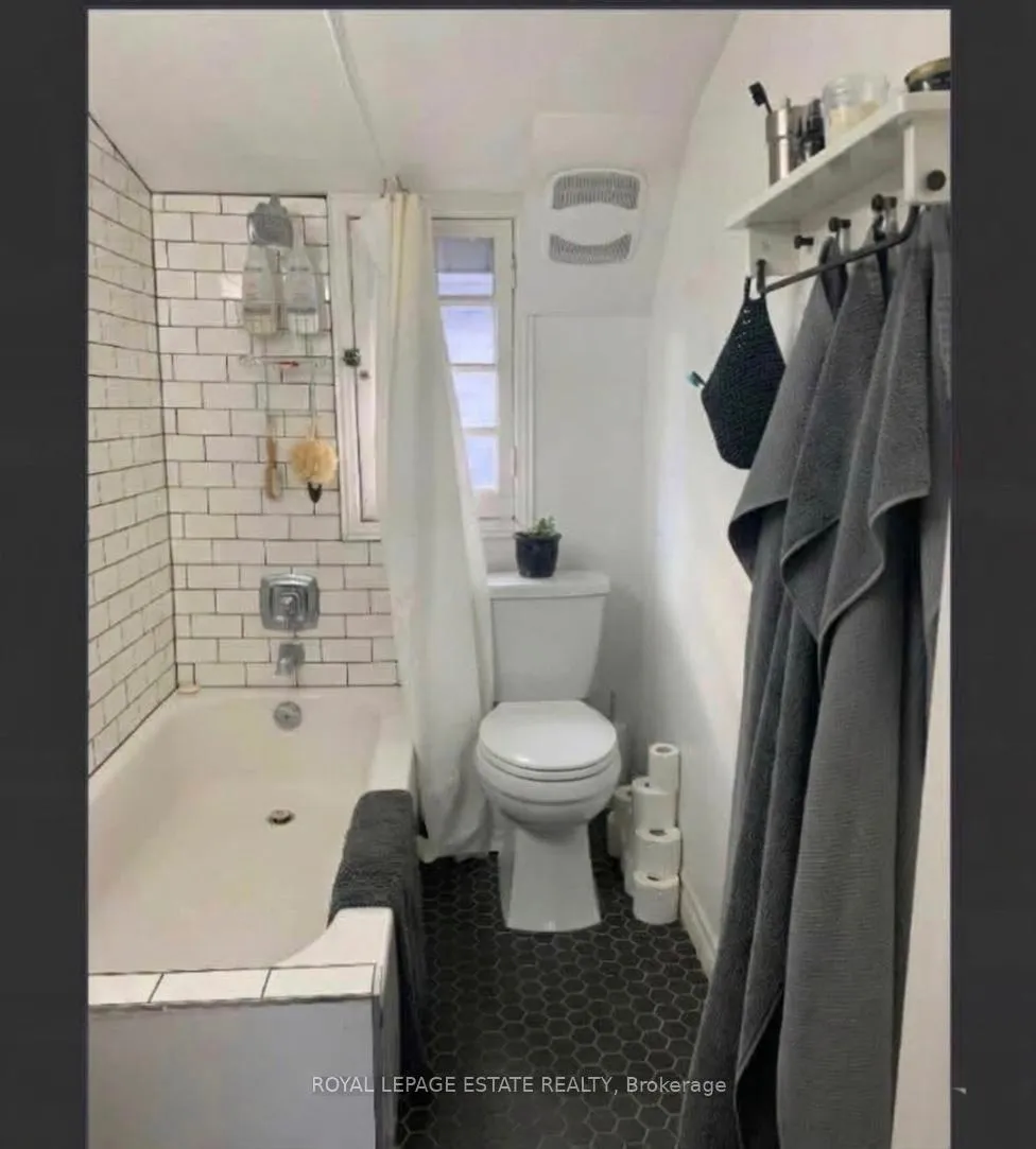 Photo 5 of Unit 3, 67 Boustead Avenue, Toronto, High Park-Swansea — HOMEH