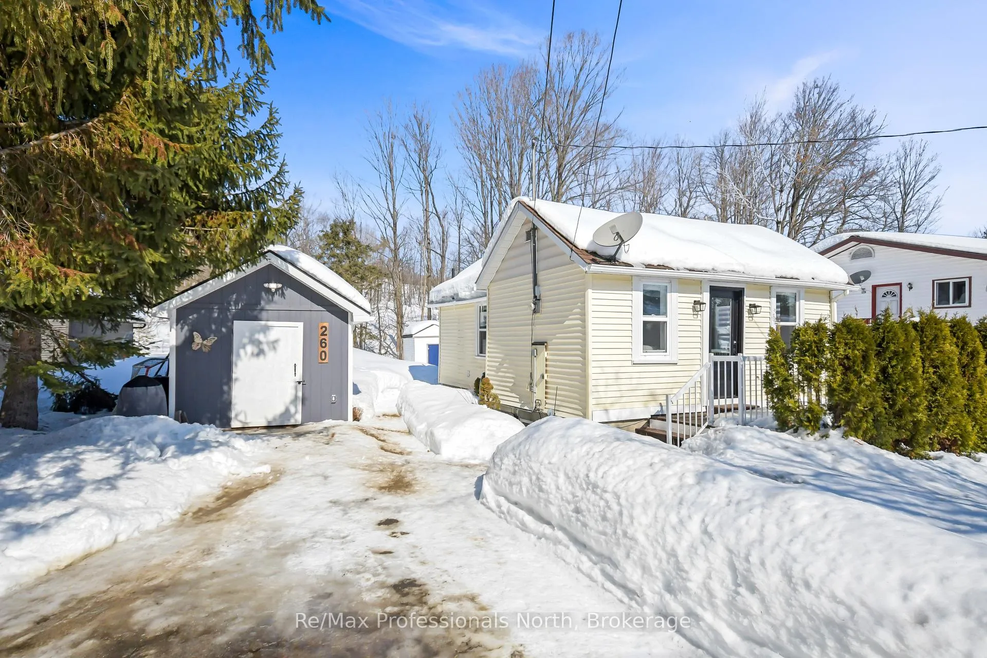 Photo 1 of 260 Private Street, Gravenhurst, Muskoka (S) — HOMEH
