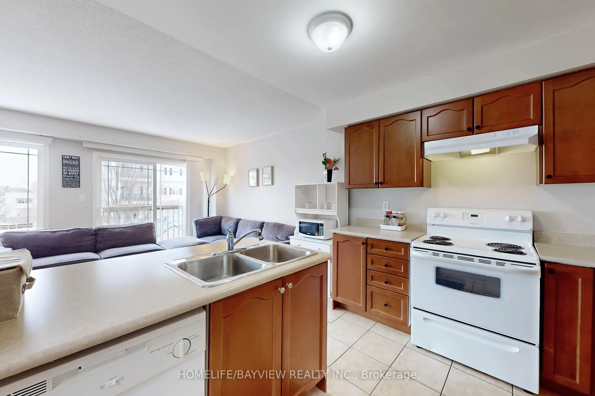 Photo 11 of Unit 12, 51 Connell Lane E, Clarington, Bowmanville — HOMEH