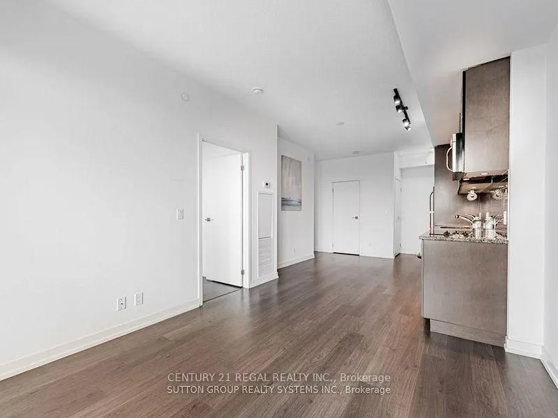 Photo 6 of Unit 3016, 98 Lillian Street, Toronto, Mount Pleasant West — HOMEH