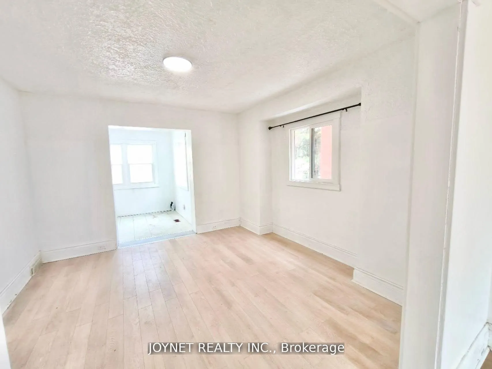 Photo 4 of 68 Barclay Street, Hamilton, Westdale — HOMEH