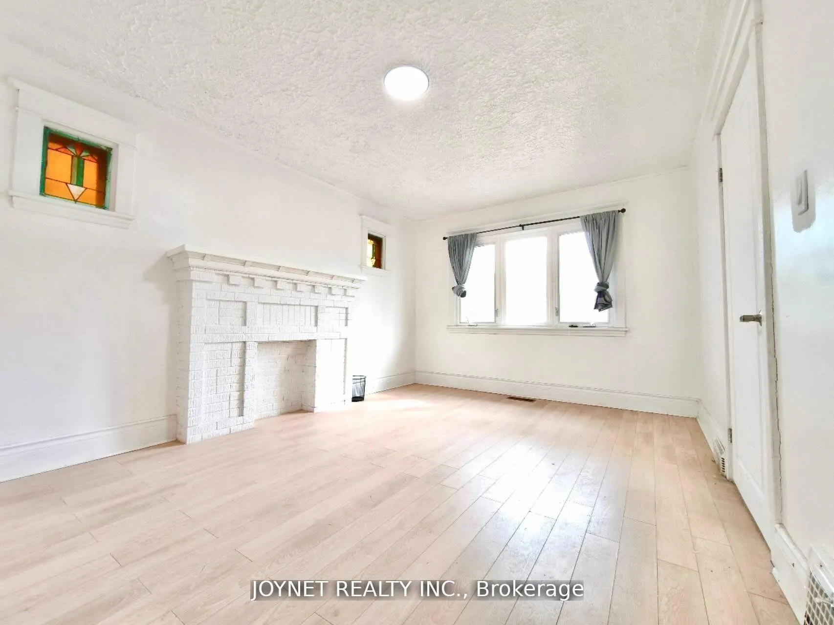 Photo 5 of 68 Barclay Street, Hamilton, Westdale — HOMEH