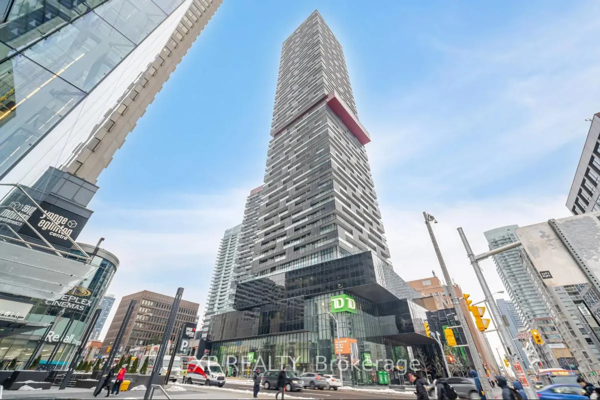 Photo 1 of Unit 703, 8 Eglinton Avenue E, Toronto, Mount Pleasant West — HOMEH