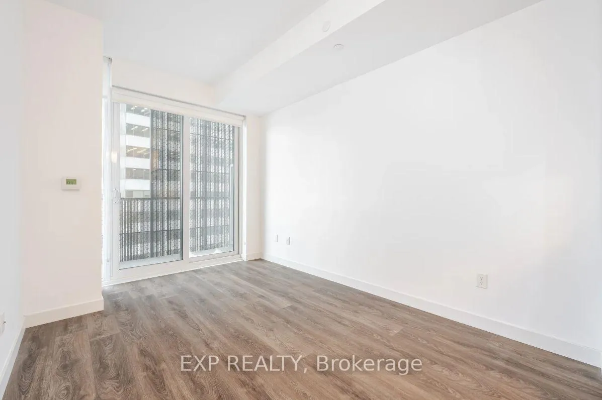 Photo 11 of Unit 703, 8 Eglinton Avenue E, Toronto, Mount Pleasant West — HOMEH