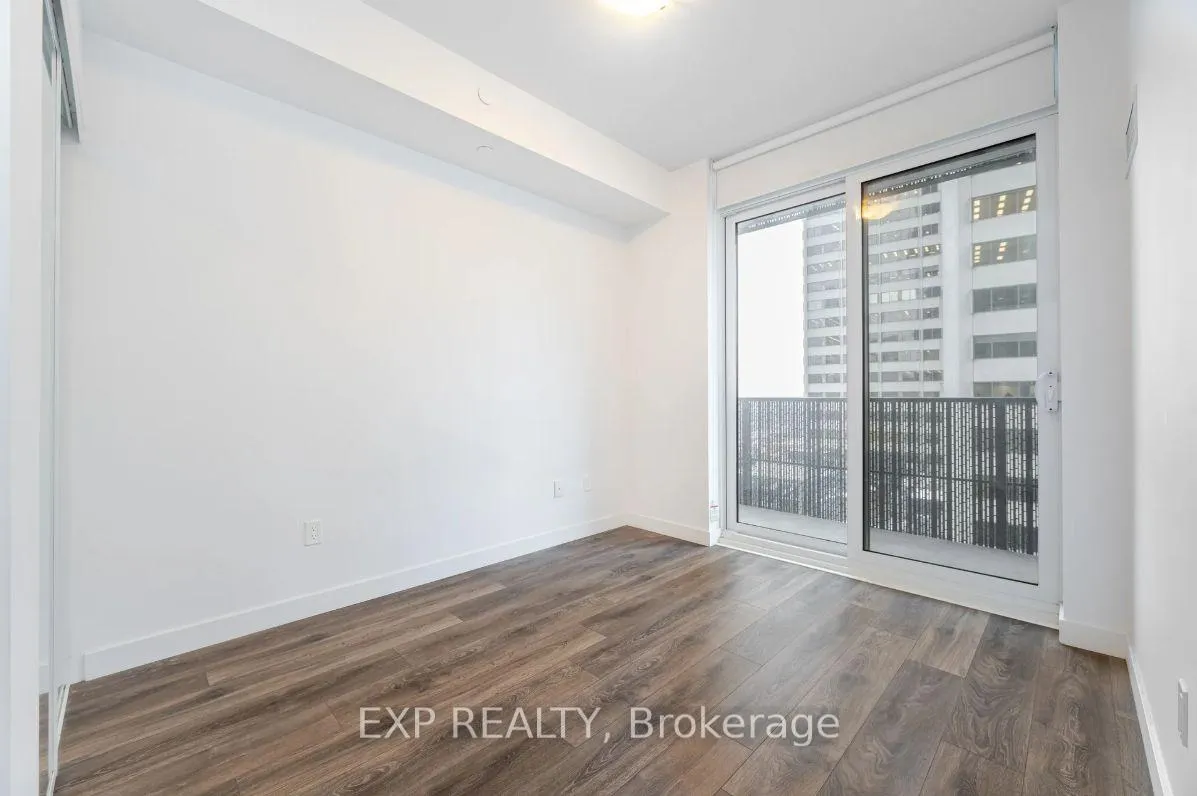 Photo 13 of Unit 703, 8 Eglinton Avenue E, Toronto, Mount Pleasant West — HOMEH