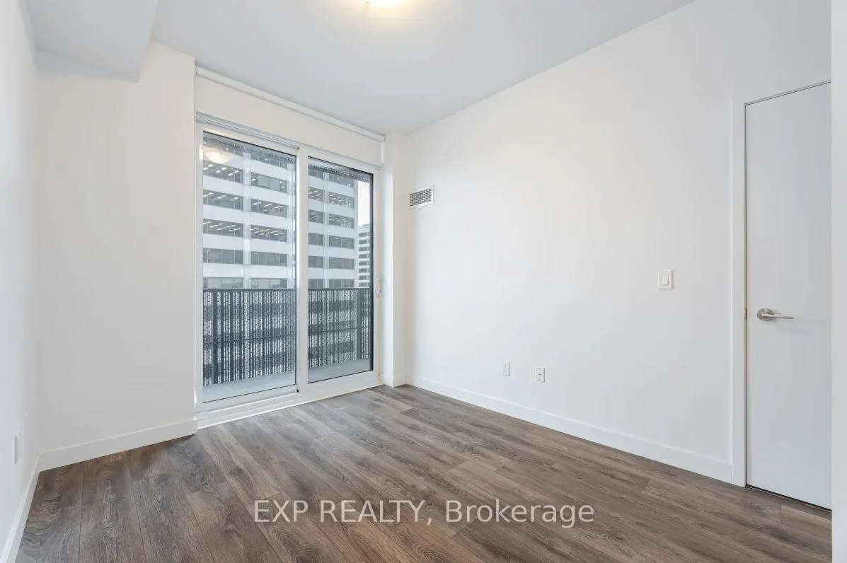 Photo 14 of Unit 703, 8 Eglinton Avenue E, Toronto, Mount Pleasant West — HOMEH