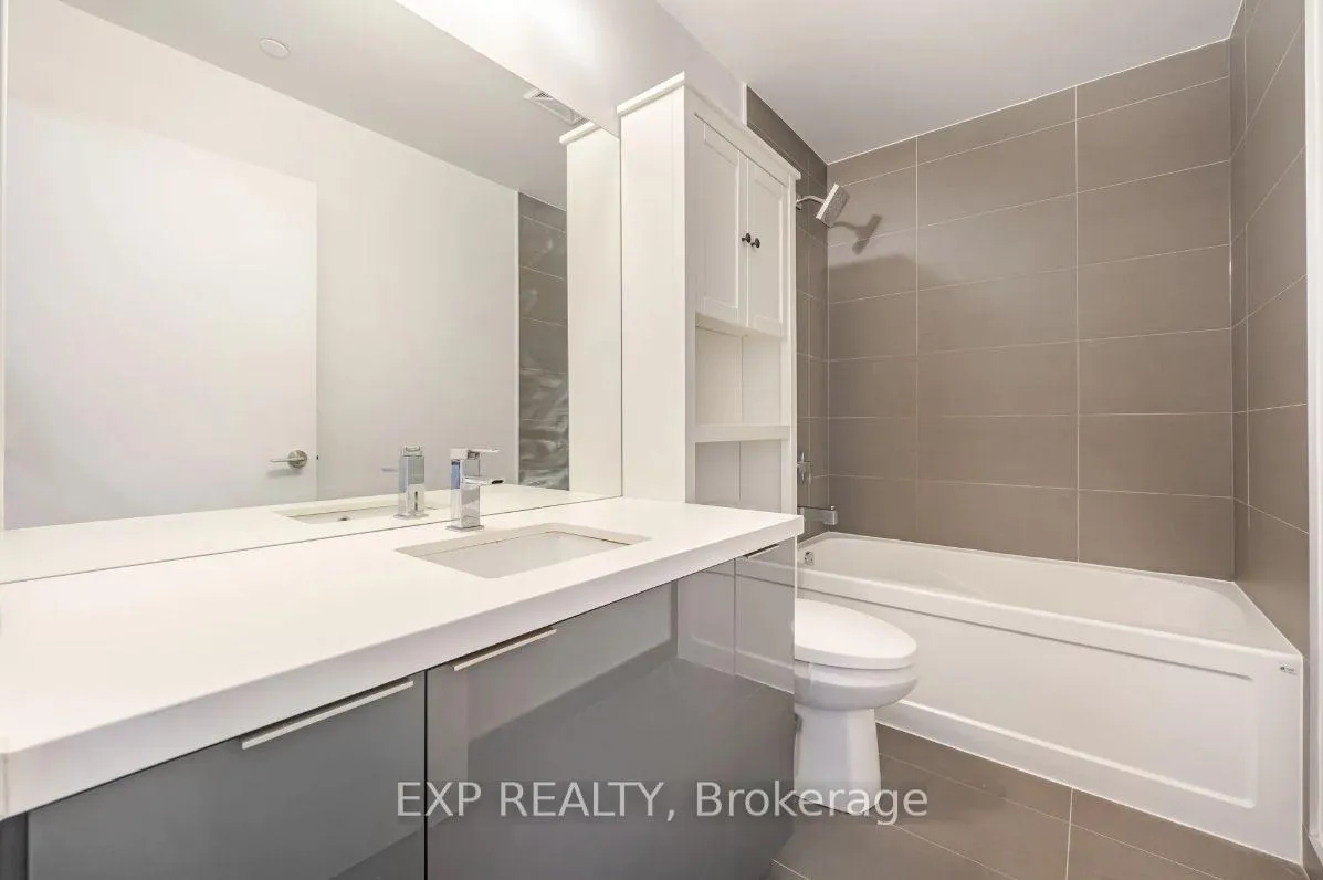 Photo 16 of Unit 703, 8 Eglinton Avenue E, Toronto, Mount Pleasant West — HOMEH