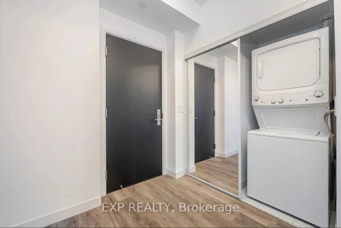 Photo 17 of Unit 703, 8 Eglinton Avenue E, Toronto, Mount Pleasant West — HOMEH