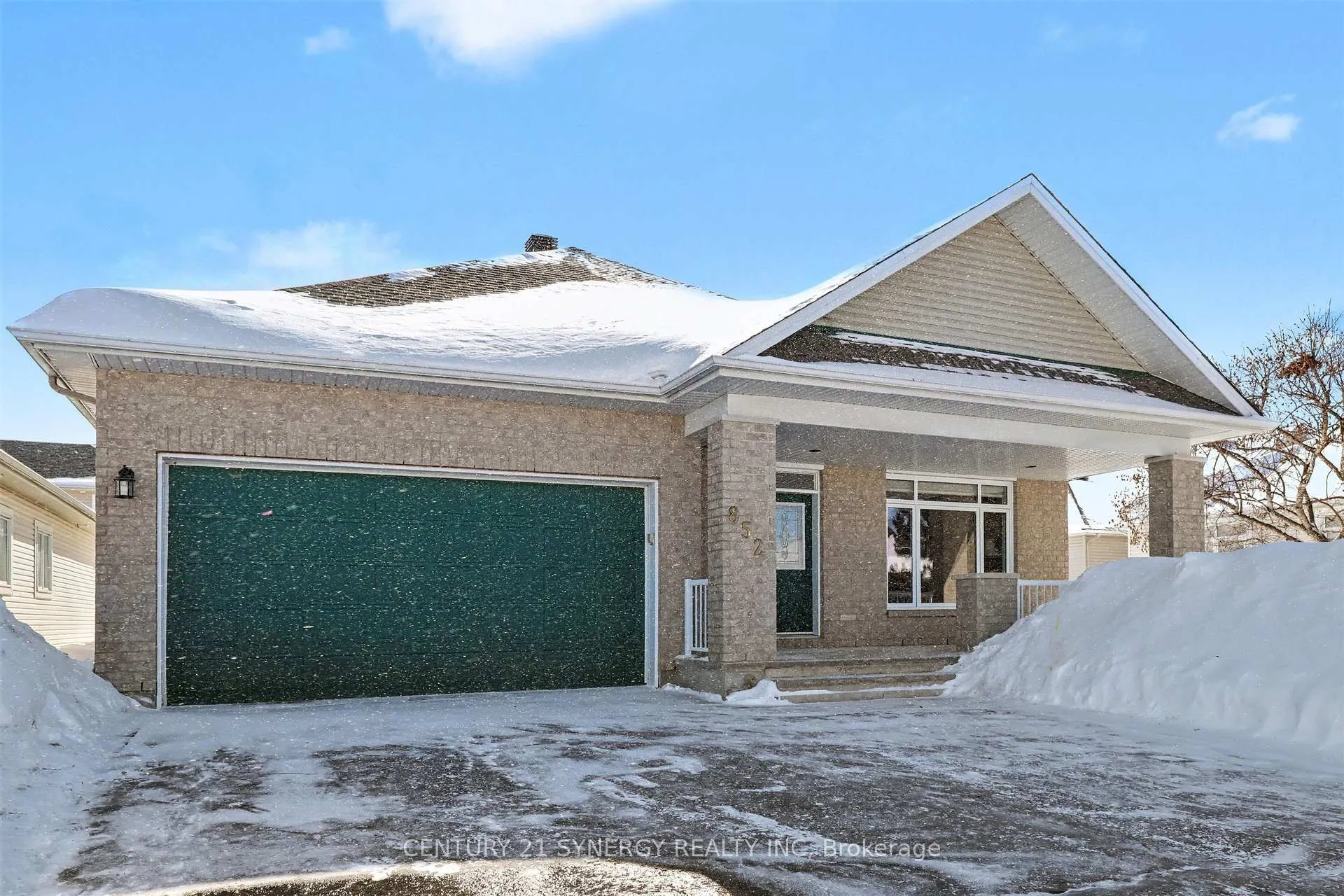 Photo 3 of 852 Swallowtail Crescent, Ottawa, Notting Hill/Summerside — HOMEH