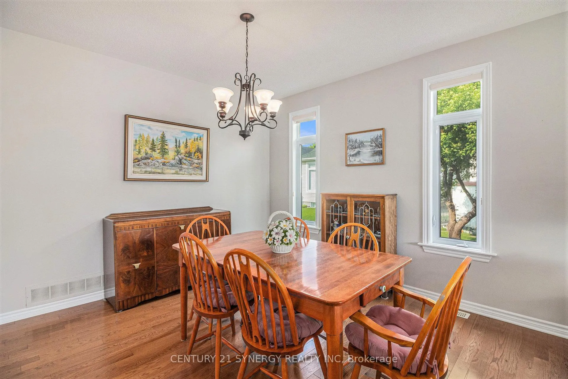 Photo 10 of 852 Swallowtail Crescent, Ottawa, Notting Hill/Summerside — HOMEH