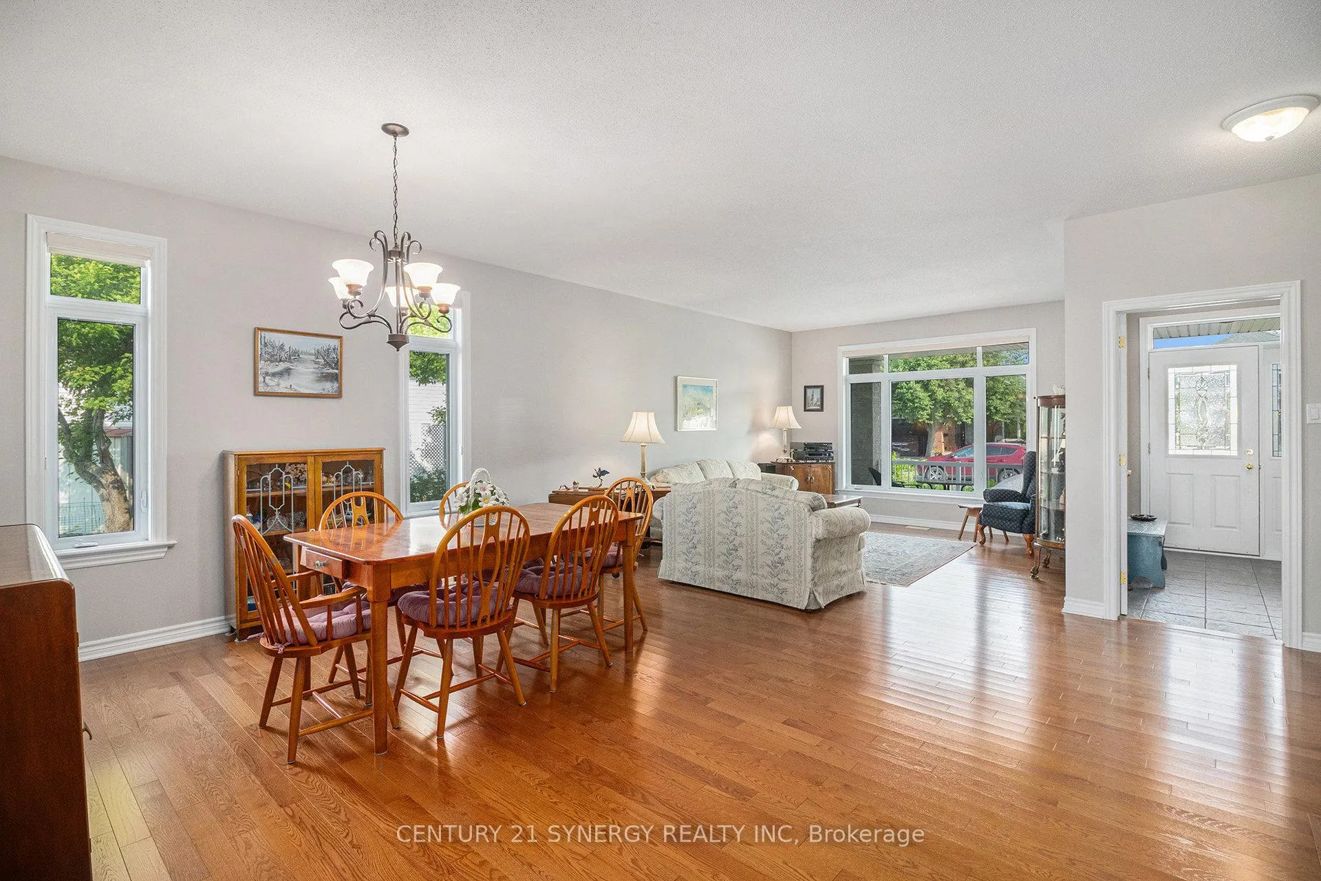 Photo 12 of 852 Swallowtail Crescent, Ottawa, Notting Hill/Summerside — HOMEH