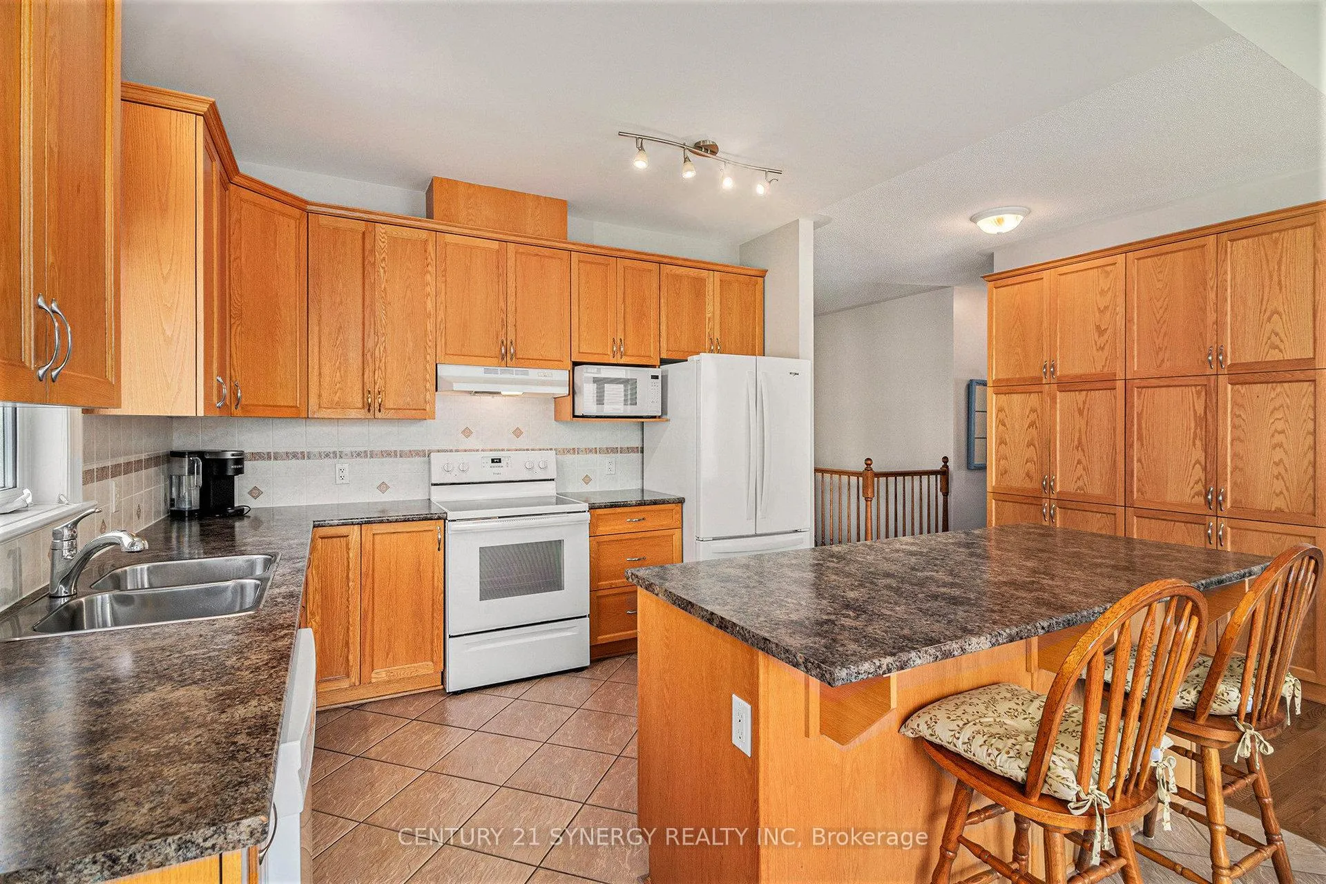Photo 16 of 852 Swallowtail Crescent, Ottawa, Notting Hill/Summerside — HOMEH