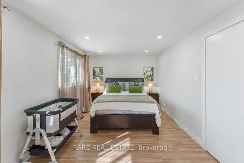 Photo 6 of 45 Fanshawe Drive, Brampton, Heart Lake West — HOMEH