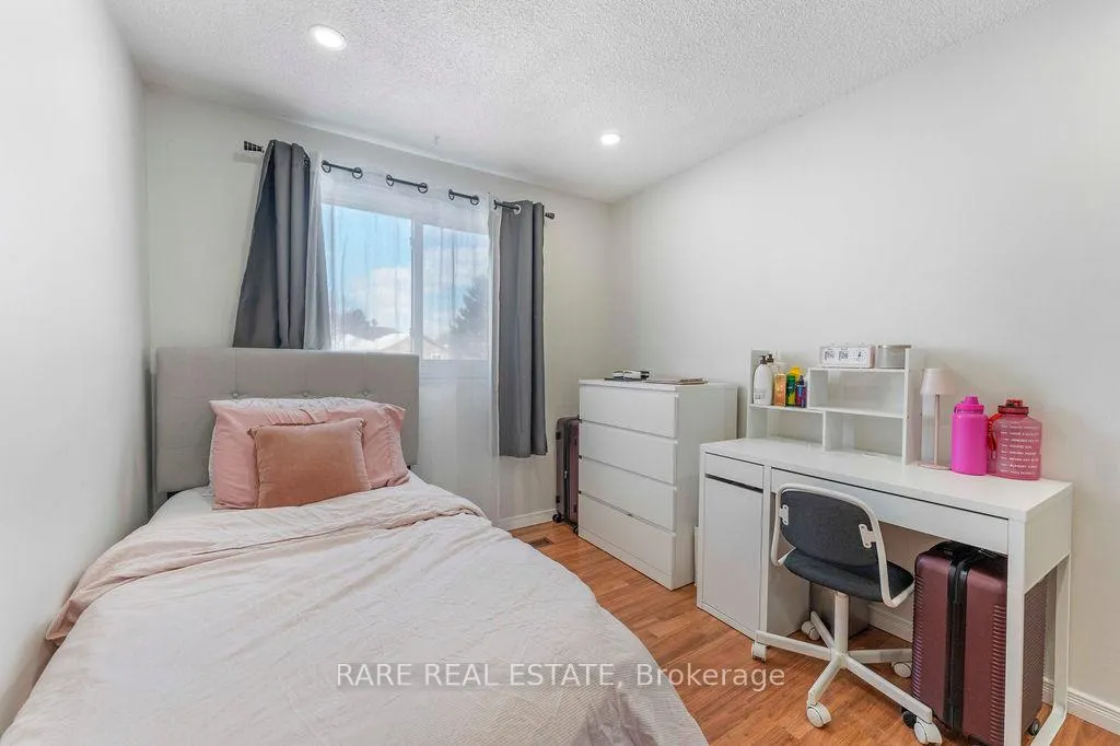 Photo 10 of 45 Fanshawe Drive, Brampton, Heart Lake West — HOMEH