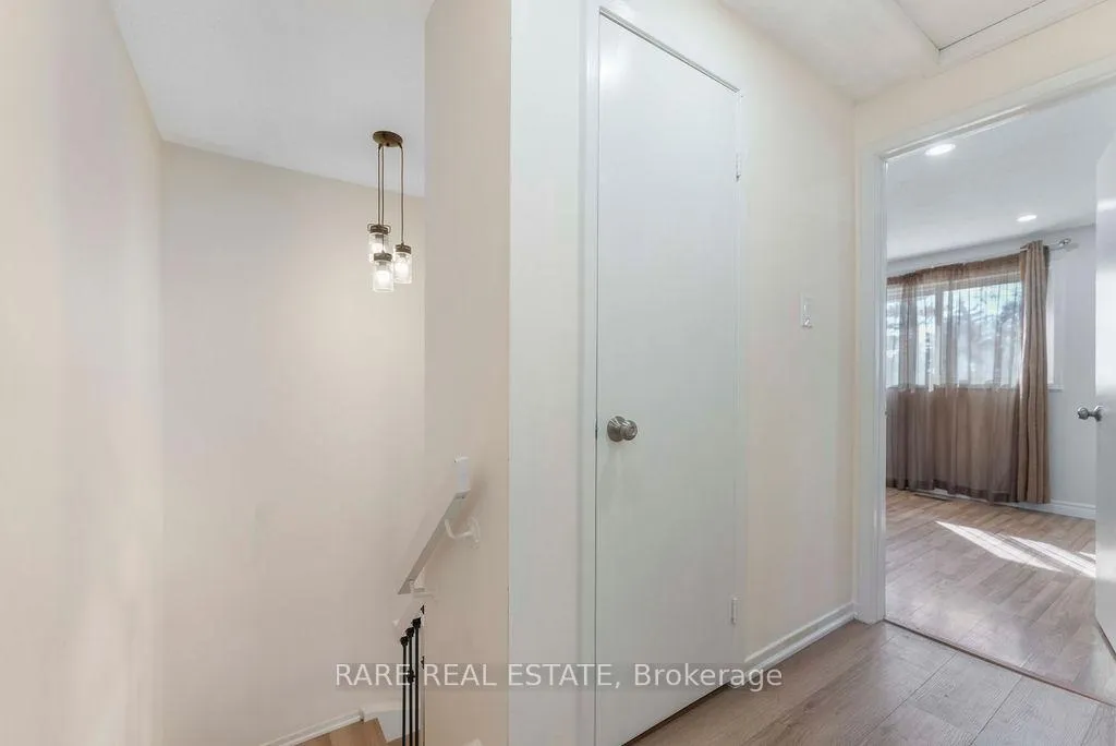 Photo 15 of 45 Fanshawe Drive, Brampton, Heart Lake West — HOMEH