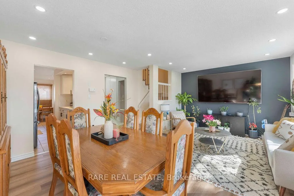 Photo 22 of 45 Fanshawe Drive, Brampton, Heart Lake West — HOMEH
