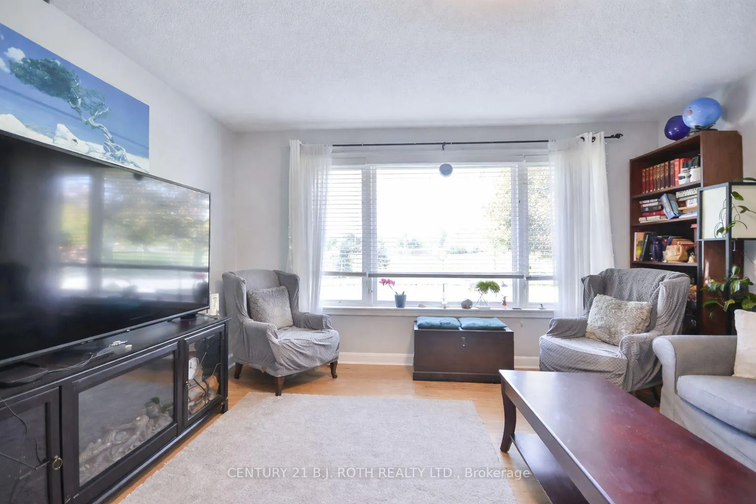 Photo 4 of 63 Davidson Street, Barrie, Wellington — HOMEH