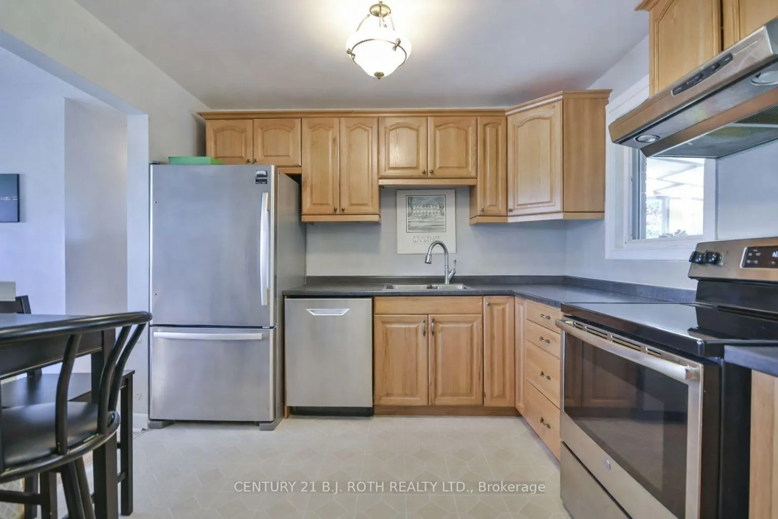 Photo 5 of 63 Davidson Street, Barrie, Wellington — HOMEH