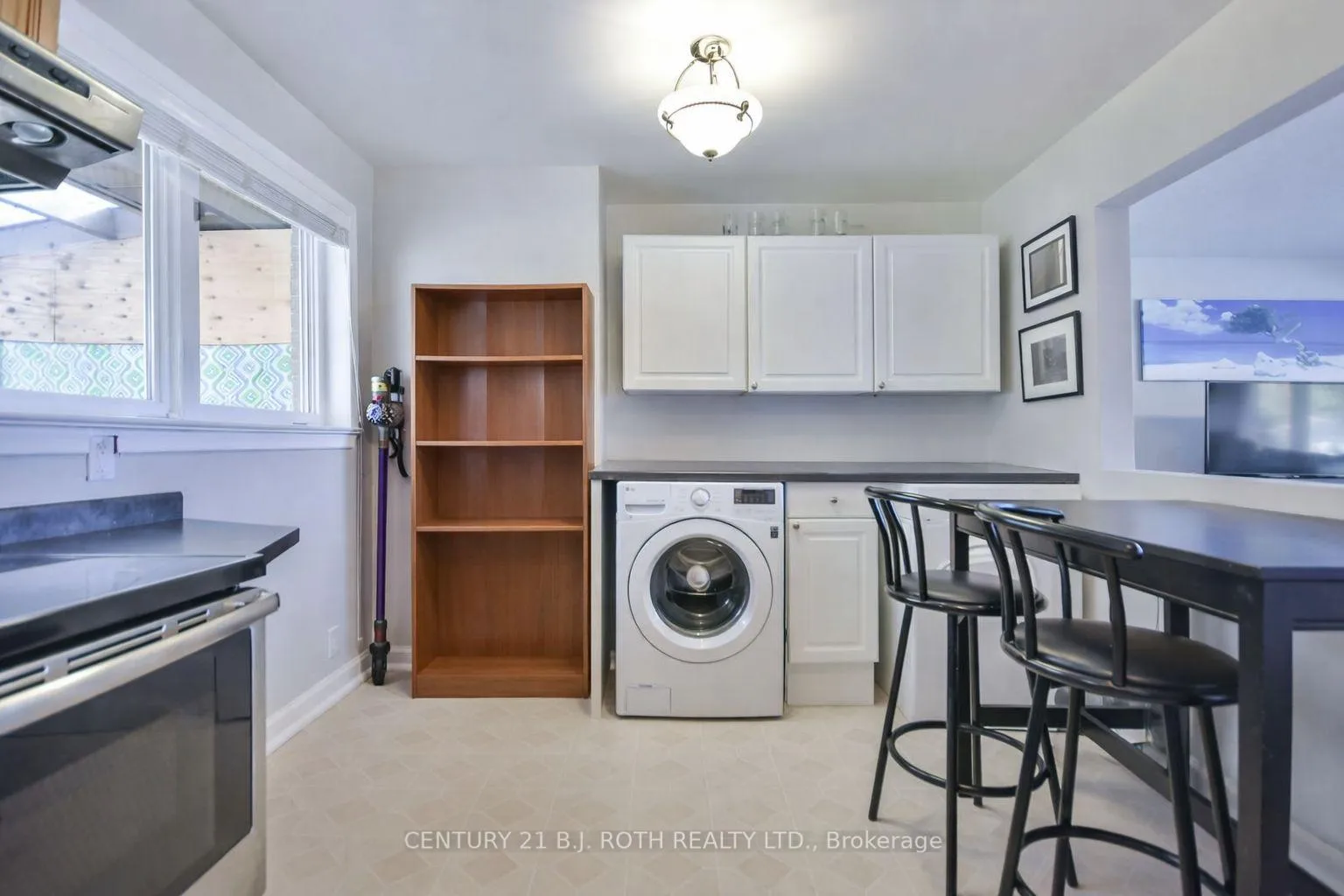 Photo 6 of 63 Davidson Street, Barrie, Wellington — HOMEH