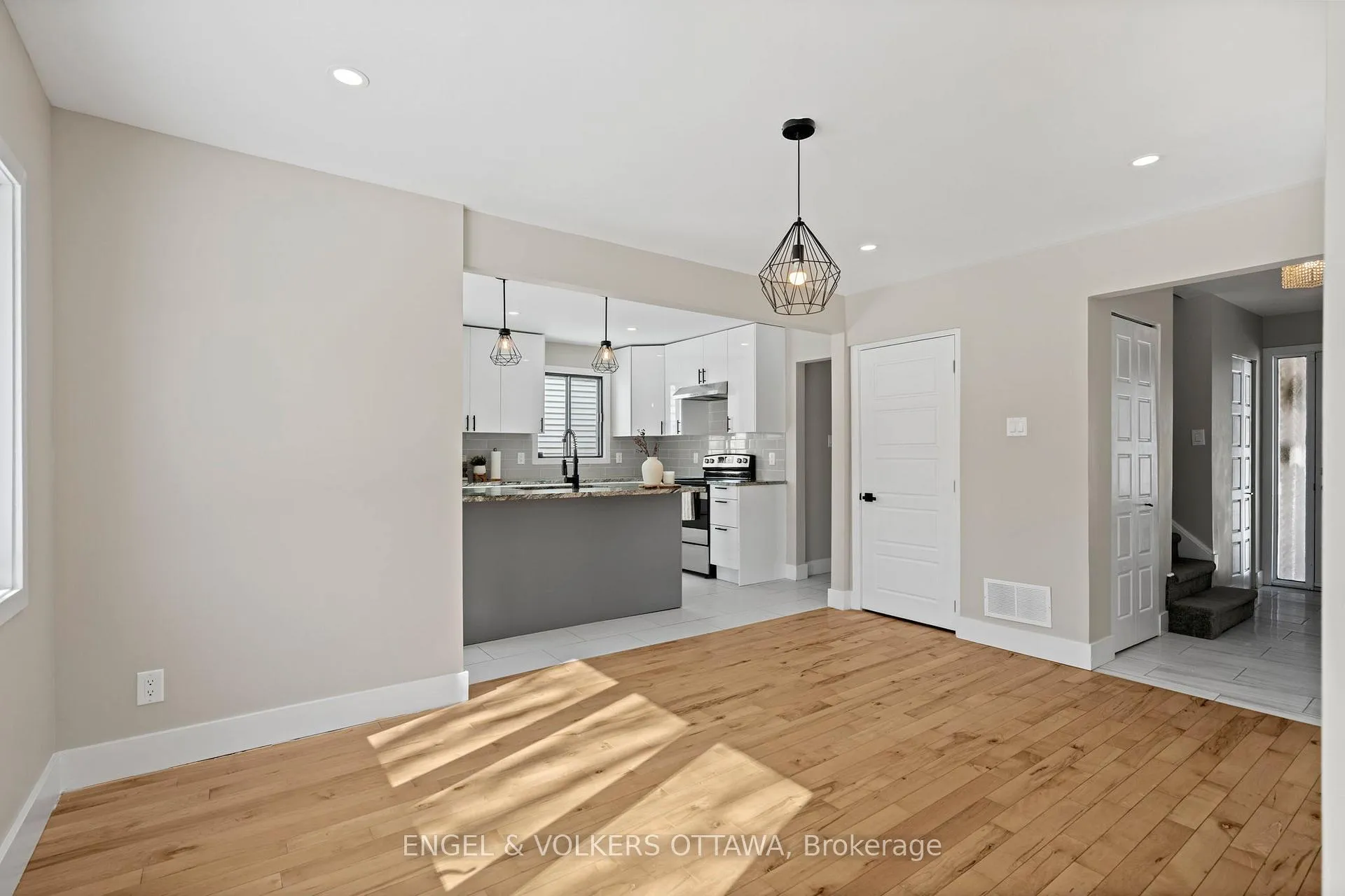 Photo 8 of 6346 Beausejour Drive, Ottawa, Chateauneuf — HOMEH