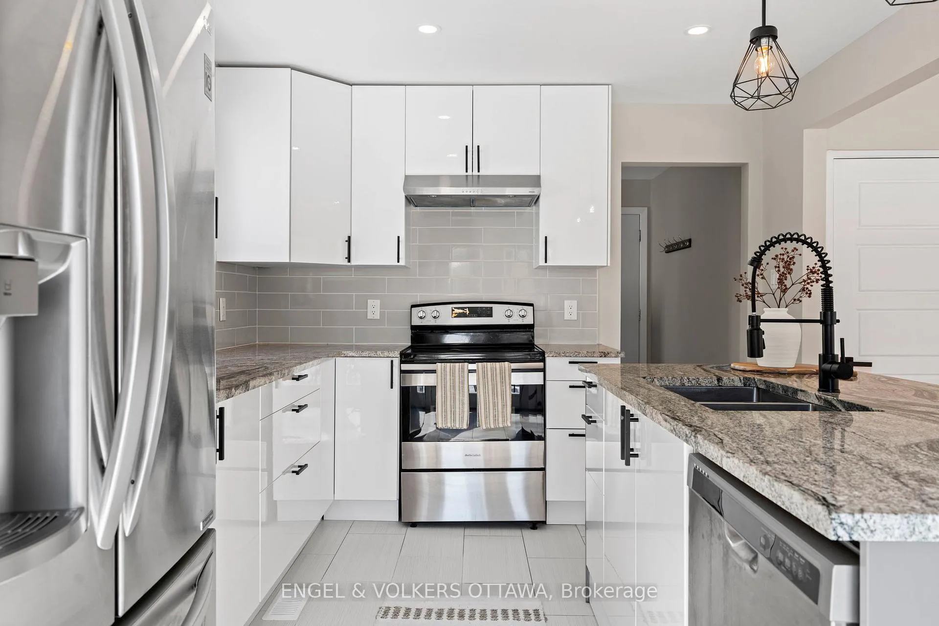 Photo 14 of 6346 Beausejour Drive, Ottawa, Chateauneuf — HOMEH