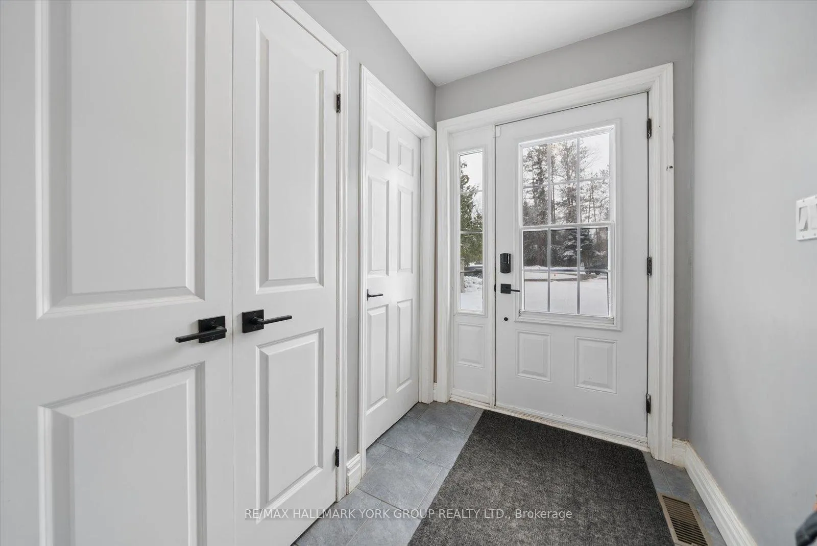 Photo 7 of 57 Halmar Park Road, Georgina, Pefferlaw — HOMEH