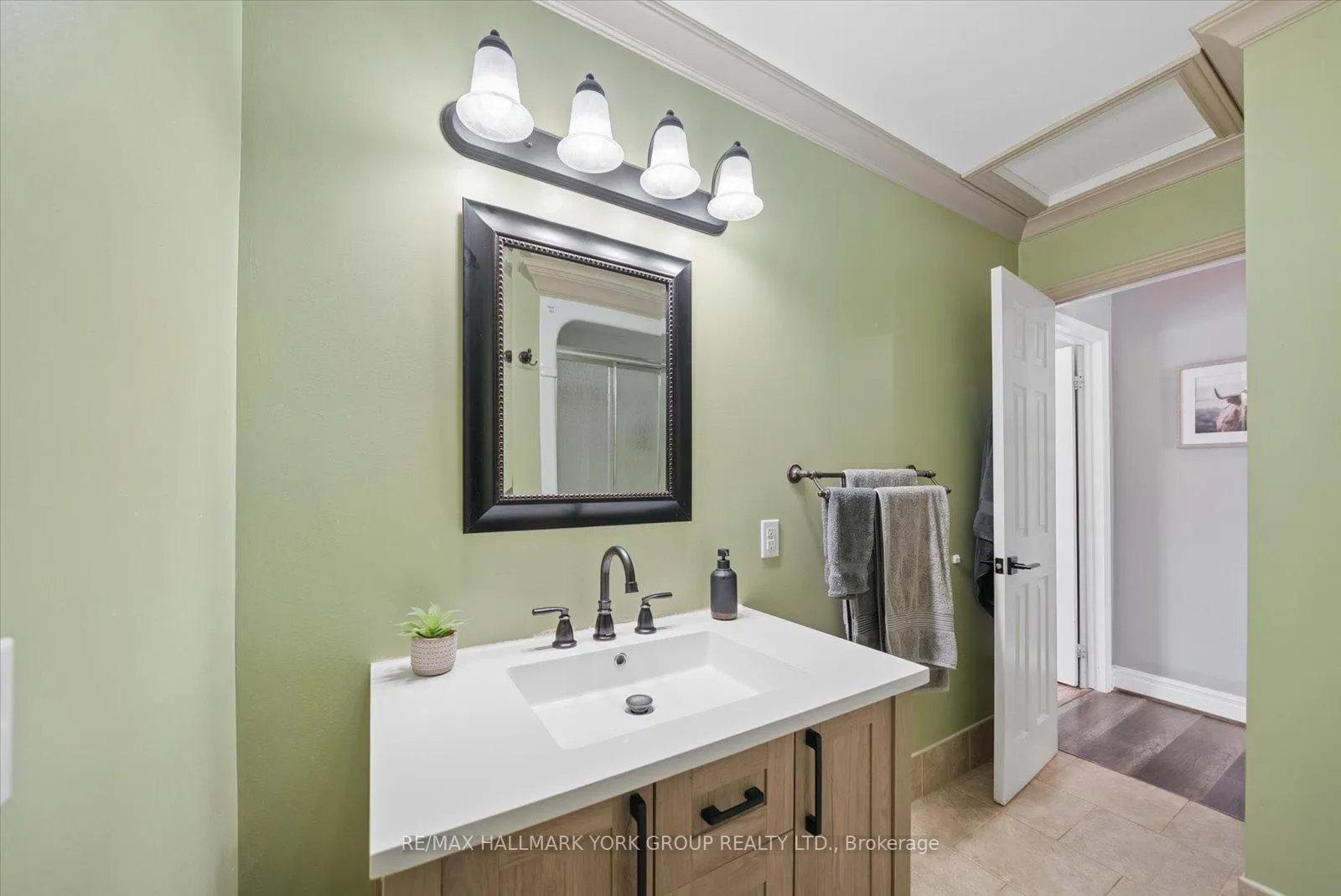 Photo 23 of 57 Halmar Park Road, Georgina, Pefferlaw — HOMEH
