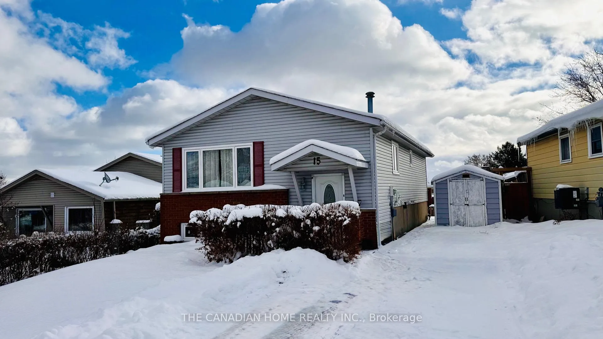 Photo 3 of 15 Cluthe Crescent, Kitchener — HOMEH