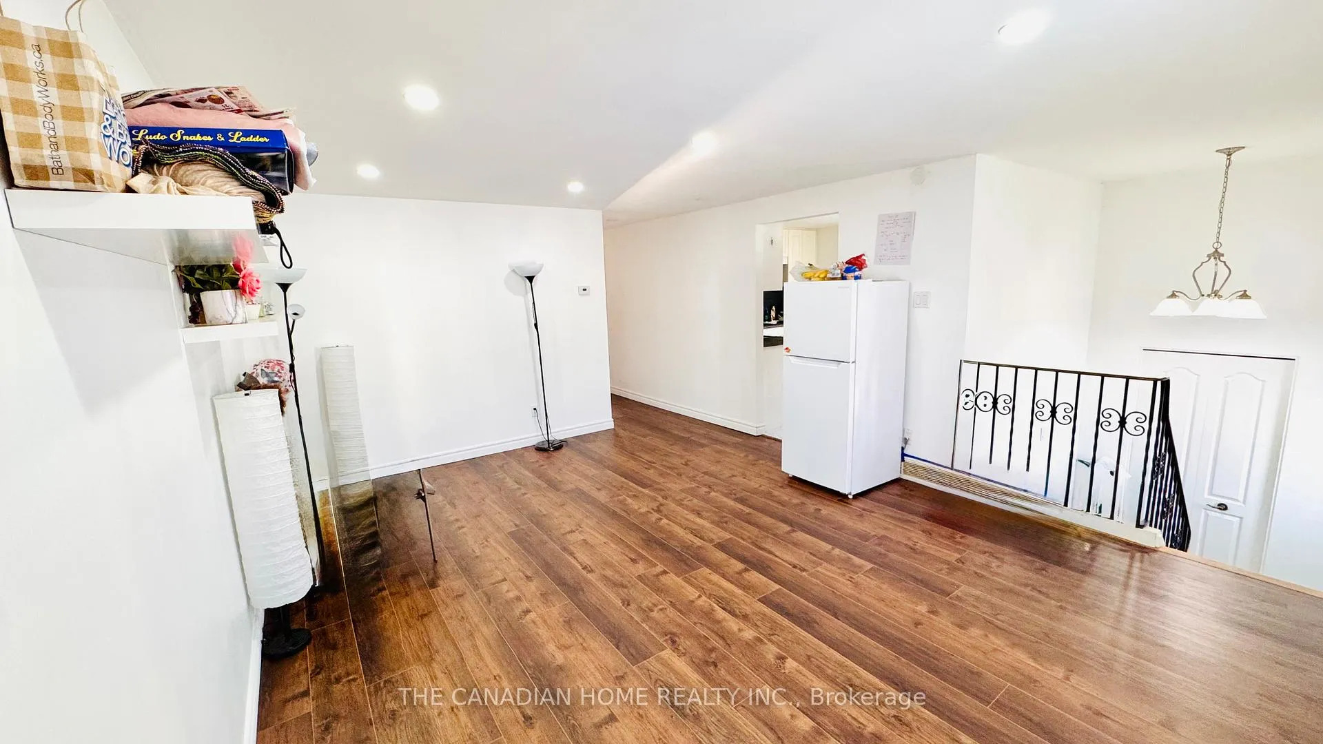 Photo 6 of 15 Cluthe Crescent, Kitchener — HOMEH