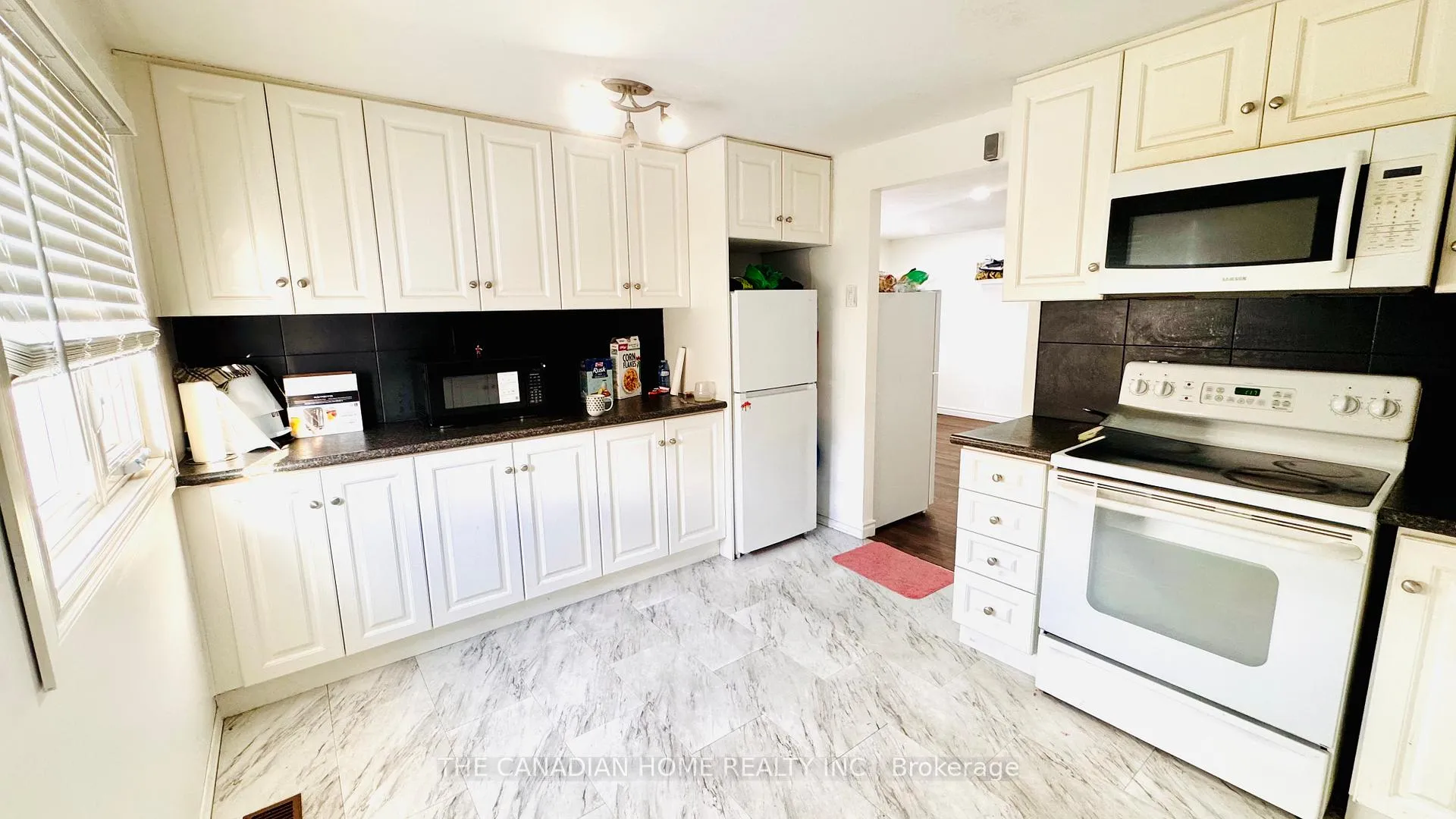 Photo 10 of 15 Cluthe Crescent, Kitchener — HOMEH