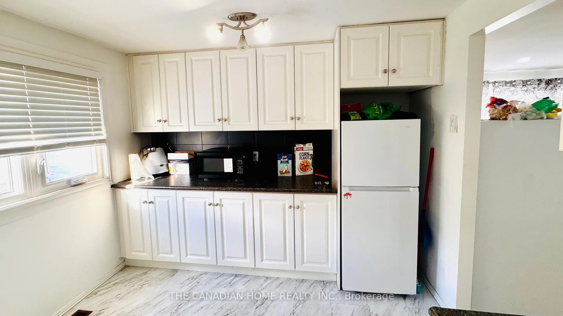 Photo 11 of 15 Cluthe Crescent, Kitchener — HOMEH