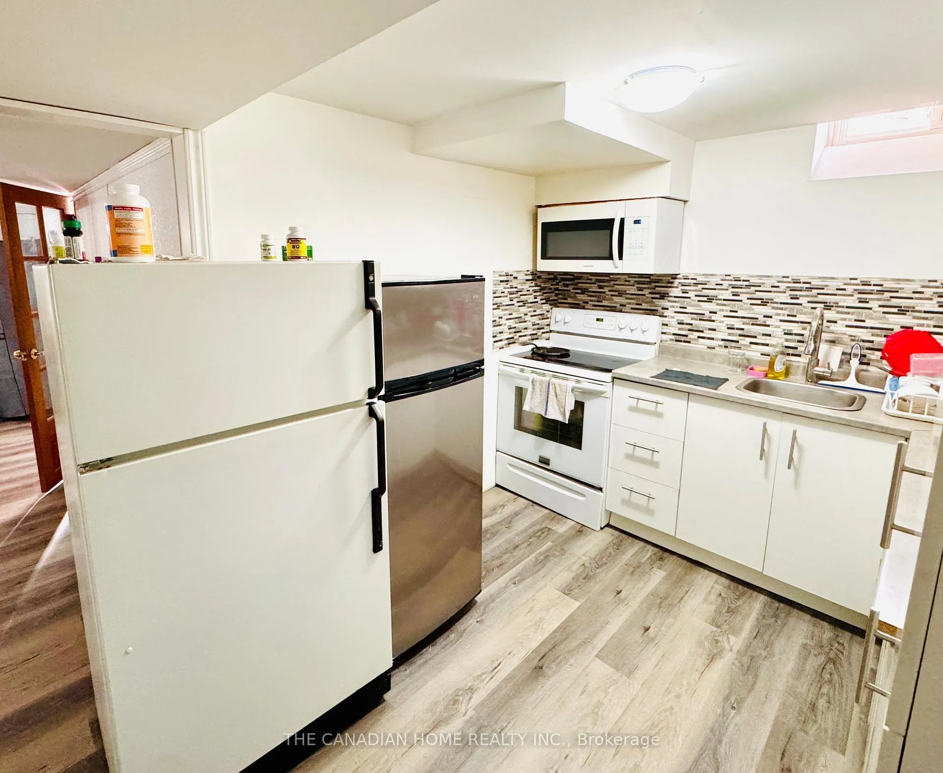 Photo 21 of 15 Cluthe Crescent, Kitchener — HOMEH