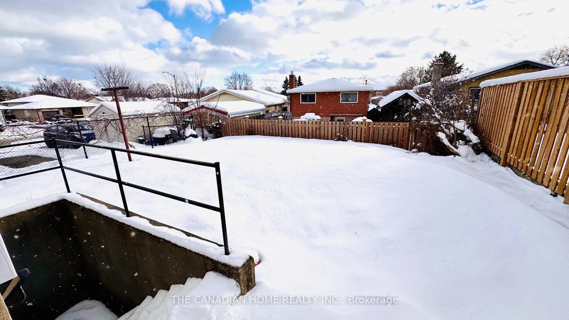 Photo 26 of 15 Cluthe Crescent, Kitchener — HOMEH