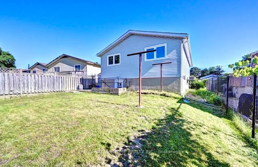 Photo 27 of 15 Cluthe Crescent, Kitchener — HOMEH