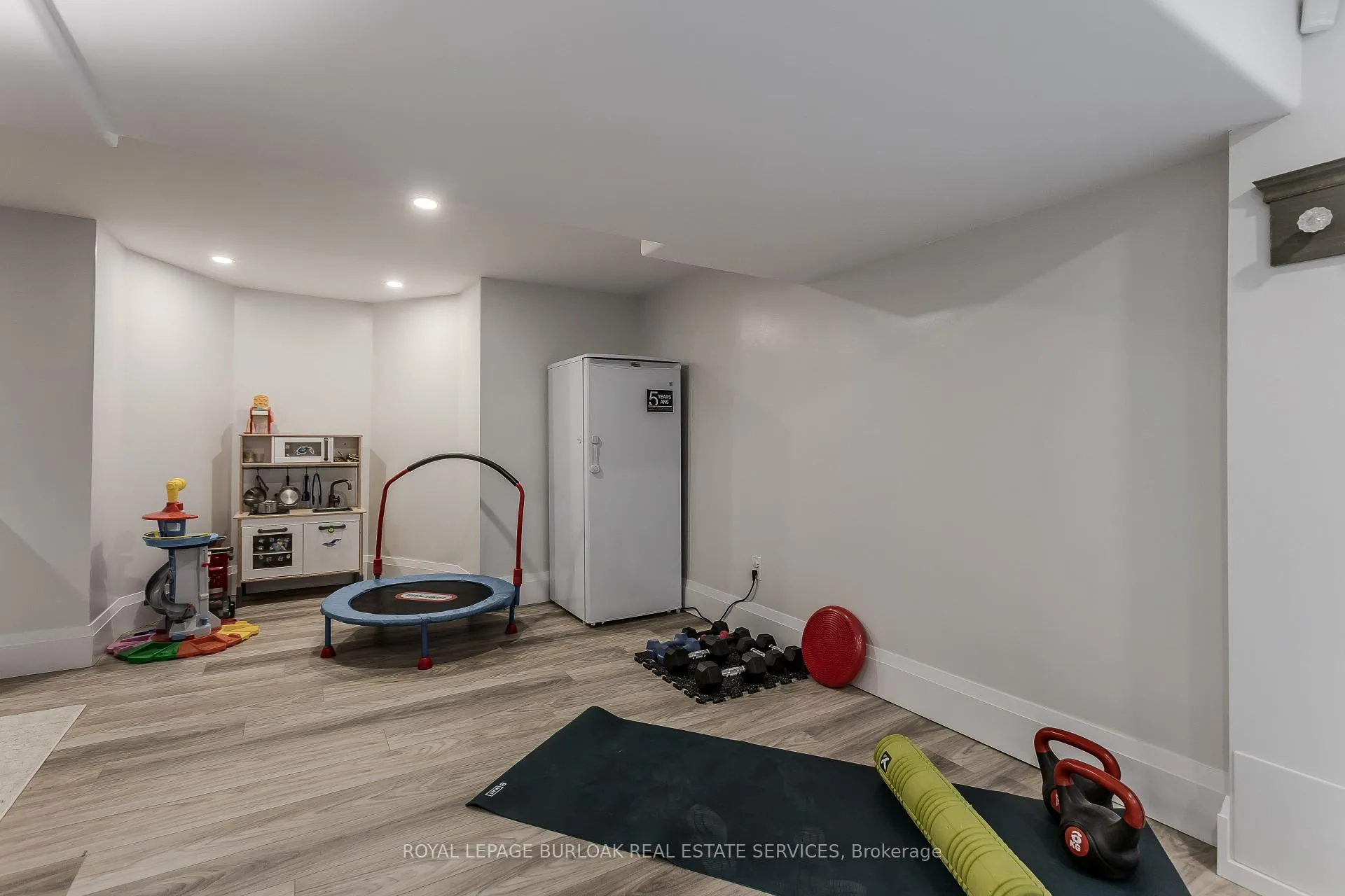 Photo 32 of 8 Mapleside Avenue, Hamilton, Kirkendall — HOMEH