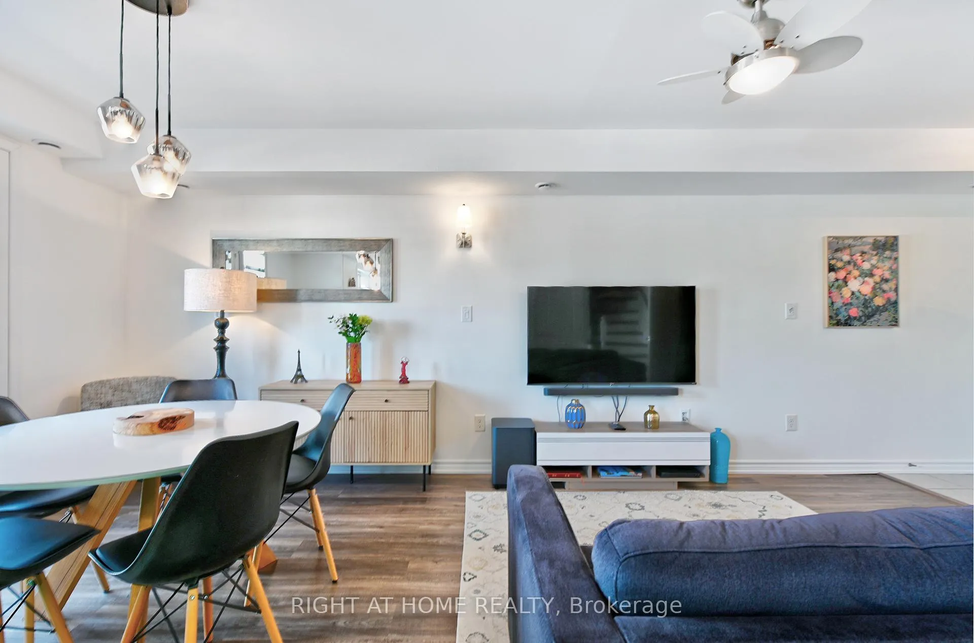 Photo 5 of Unit 14, 2450 Post Road, Oakville, River Oaks — HOMEH